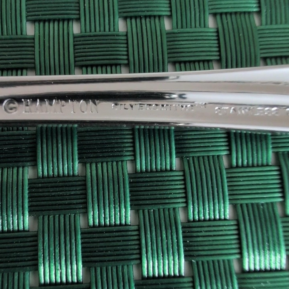 Hampton Silversmiths LILY FROSTED Soup Spoons Oval Lot Set of 4 Stainless Satin - Picture 5 of 7